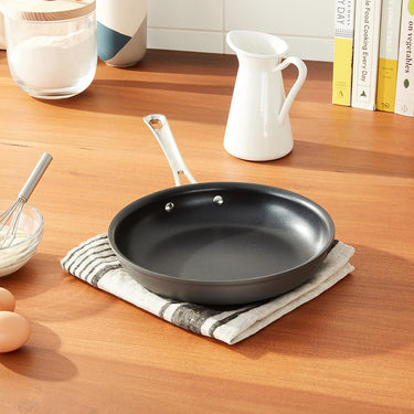 Cuisinart 6422-24 Contour Hard Anodized 10-Inch Open Skillet (Black)