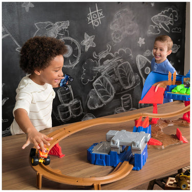 Monster Jam Supercharge Speedway Playset, Megalodon