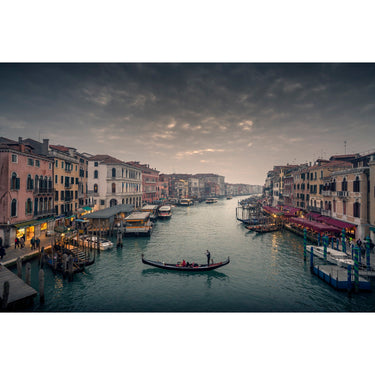 Sony FE 20mm F1.8 G Full Frame Large Aperture Ultra Wide Angle G Lens SEL20F18G