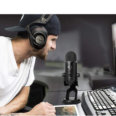 Blue Yeti USB Desk Microphone (Blackout) - 988-000100 - Open Box