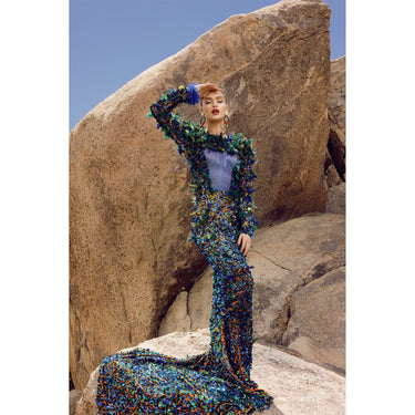 Canon EOS R5 Full Frame Mirrorless Camera w/8K Video + 24-105mm F4-7.1 IS STM Lens Kit