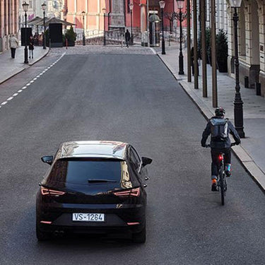 Garmin Varia RTL515 Cycling Rearview Radar and Tail Light with Bike Phone Mount Bundle