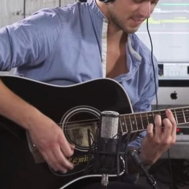 AKG P220 Vocal Condenser Studio Microphone with Case and Shock Mount (3101H00420)