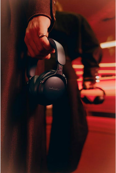 Bose QuietComfort Ultra Headphones 2nd Gen Over-Ear Wireless Power Bundle