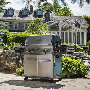 Broil King 958344 Regal S 590 Pro Propane Gas Grill, 5-Burner, Steel Open Box