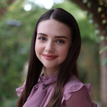 Canon EOS R50 Mirrorless Camera Content Creator Kit + Essential Accessories Bundle