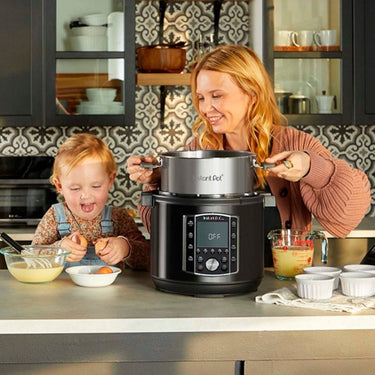 Instant Pot  Pro 6 Quart 10-in-1 Pressure Cooker, Slow Cooker - Refurbished