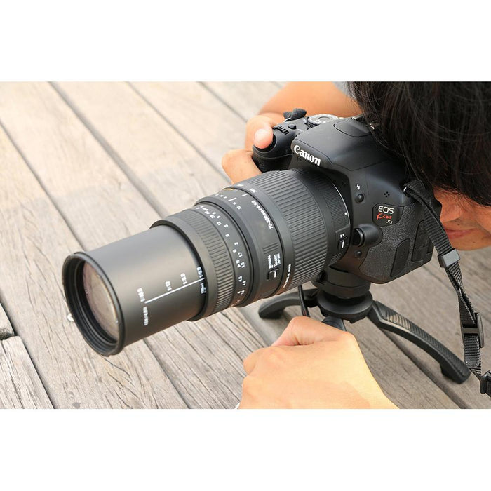 Sigma 70-300mm f/4-5.6 DG Macro Telephoto Zoom Lens for Canon + 64GB Ultimate Kit