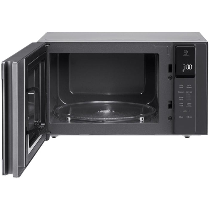 LG 0.9 Cu. Ft. NeoChef Countertop Microwave in Stainless Steel - LMC0975ST