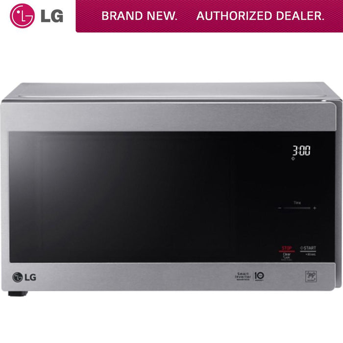 LG 0.9 Cu. Ft. NeoChef Countertop Microwave in Stainless Steel - LMC0975ST
