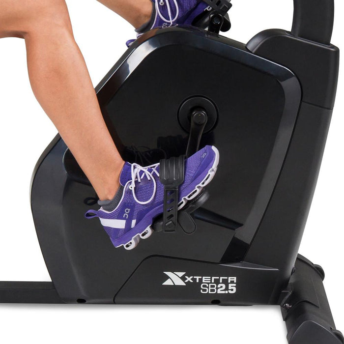 XTERRA Fitness SB2.5R Recumbent Exercise Bike with Towel and Extended Warranty