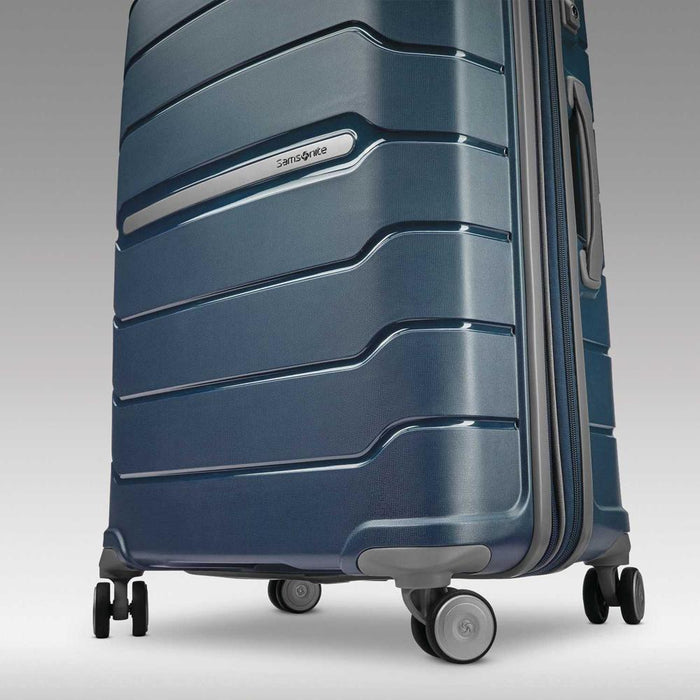Samsonite Freeform 28" Hardside Spinner Luggage Navy with Traveling Bundle